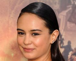 WHAT IS THE ZODIAC SIGN OF COURTNEY EATON?